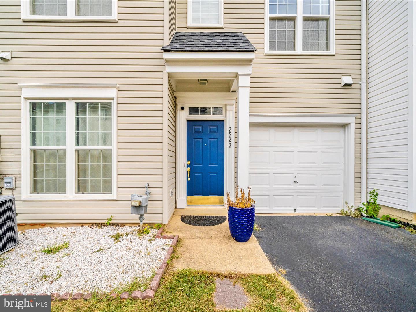2522 LOGAN WOOD DR, HERNDON, Virginia 20171, 2 Bedrooms Bedrooms, ,2 BathroomsBathrooms,Residential,For sale,2522 LOGAN WOOD DR,VAFX2274168 MLS # VAFX2274168