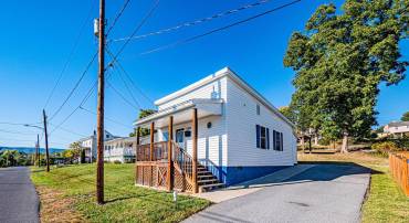 444 BRANCH ST, STRASBURG, Virginia 22657, 1 Bedroom Bedrooms, ,1 BathroomBathrooms,Residential,For sale,444 BRANCH ST,VASH2012764 MLS # VASH2012764