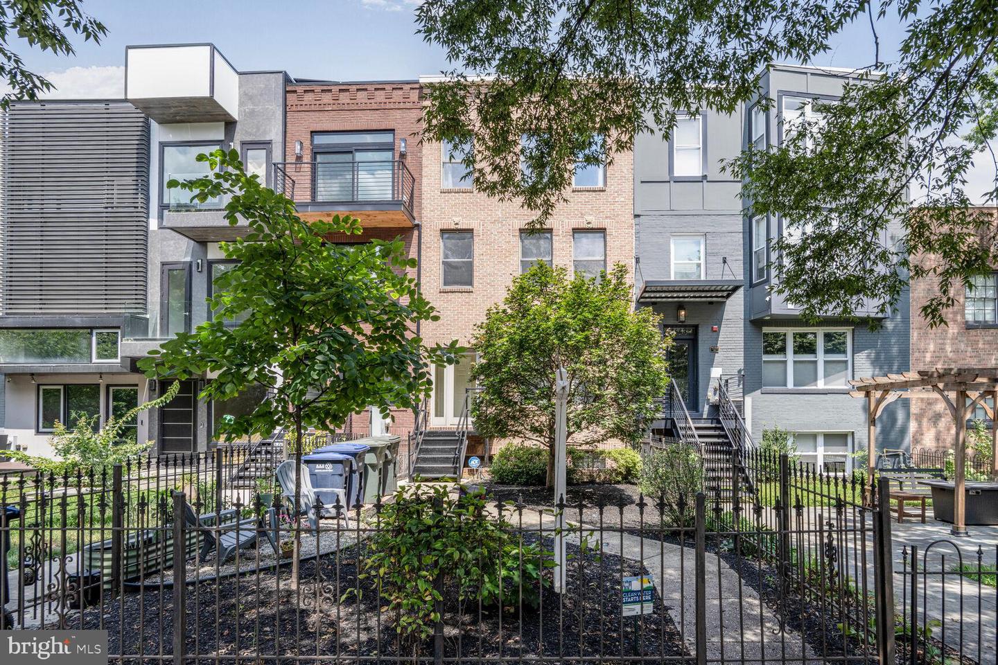 1645 NEW JERSEY AVE NW #2, WASHINGTON, District Of Columbia 20001, 3 Bedrooms Bedrooms, ,2 BathroomsBathrooms,Residential,For sale,1645 NEW JERSEY AVE NW #2,DCDC2226910 MLS # DCDC2226910