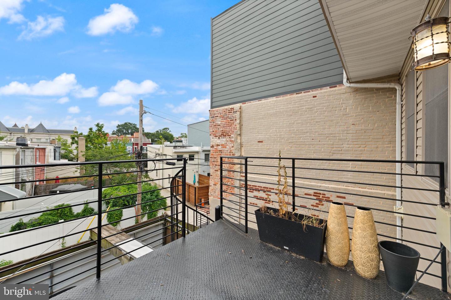 1645 NEW JERSEY AVE NW #2, WASHINGTON, District Of Columbia 20001, 3 Bedrooms Bedrooms, ,2 BathroomsBathrooms,Residential,For sale,1645 NEW JERSEY AVE NW #2,DCDC2226910 MLS # DCDC2226910