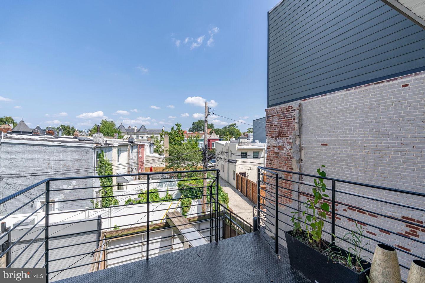 1645 NEW JERSEY AVE NW #2, WASHINGTON, District Of Columbia 20001, 3 Bedrooms Bedrooms, ,2 BathroomsBathrooms,Residential,For sale,1645 NEW JERSEY AVE NW #2,DCDC2226910 MLS # DCDC2226910