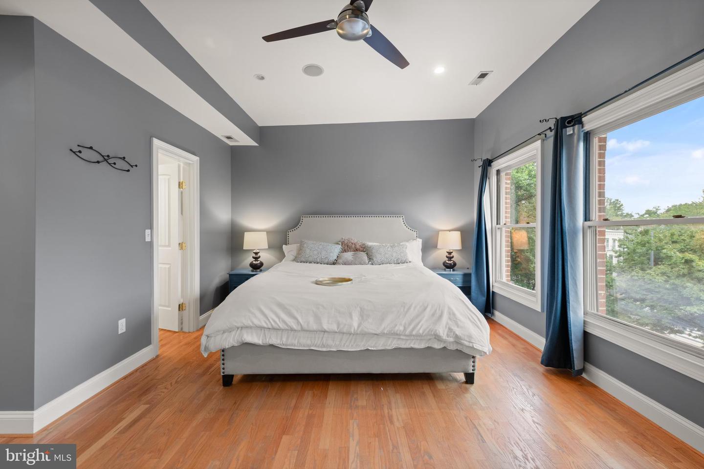 1645 NEW JERSEY AVE NW #2, WASHINGTON, District Of Columbia 20001, 3 Bedrooms Bedrooms, ,2 BathroomsBathrooms,Residential,For sale,1645 NEW JERSEY AVE NW #2,DCDC2226910 MLS # DCDC2226910