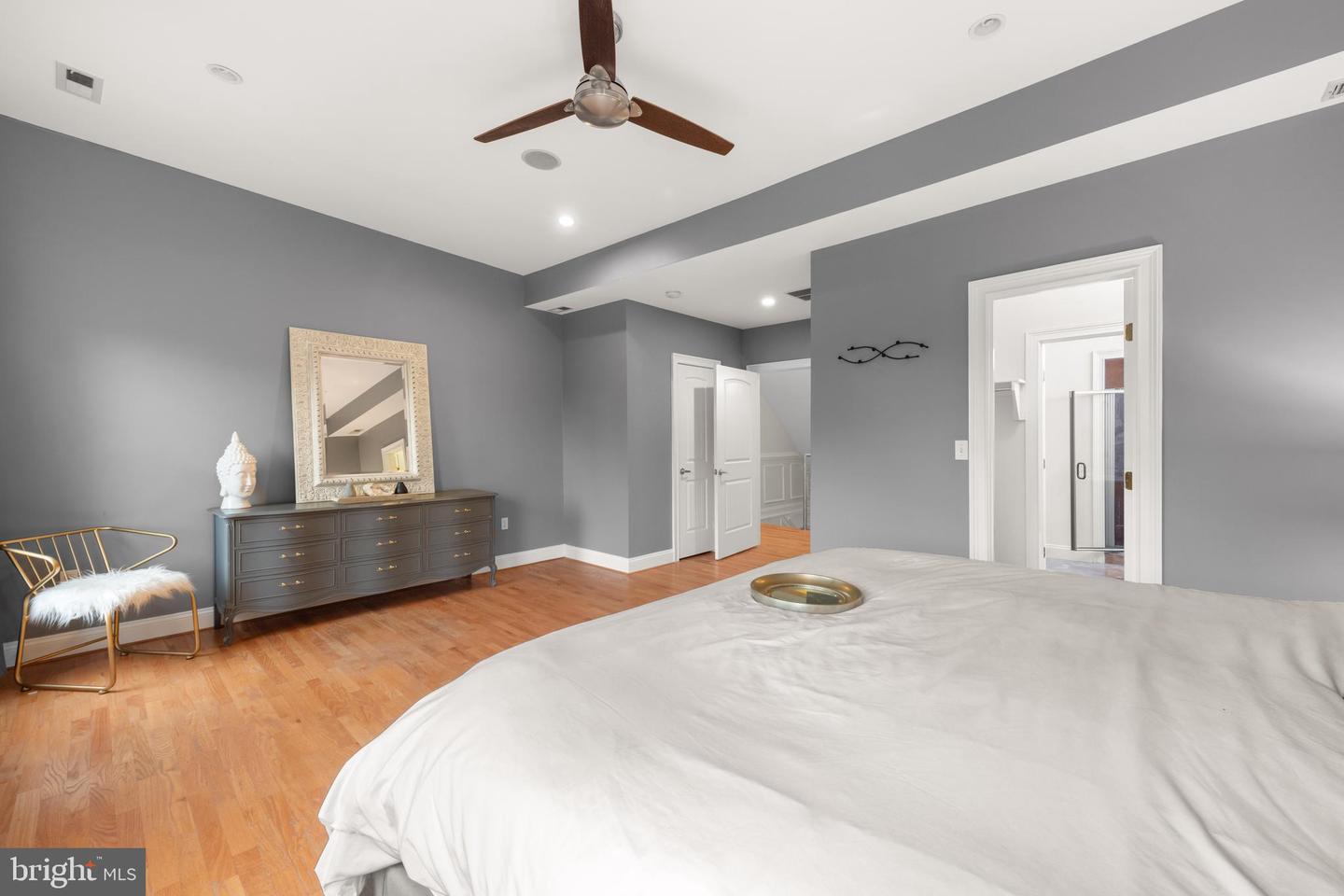 1645 NEW JERSEY AVE NW #2, WASHINGTON, District Of Columbia 20001, 3 Bedrooms Bedrooms, ,2 BathroomsBathrooms,Residential,For sale,1645 NEW JERSEY AVE NW #2,DCDC2226910 MLS # DCDC2226910
