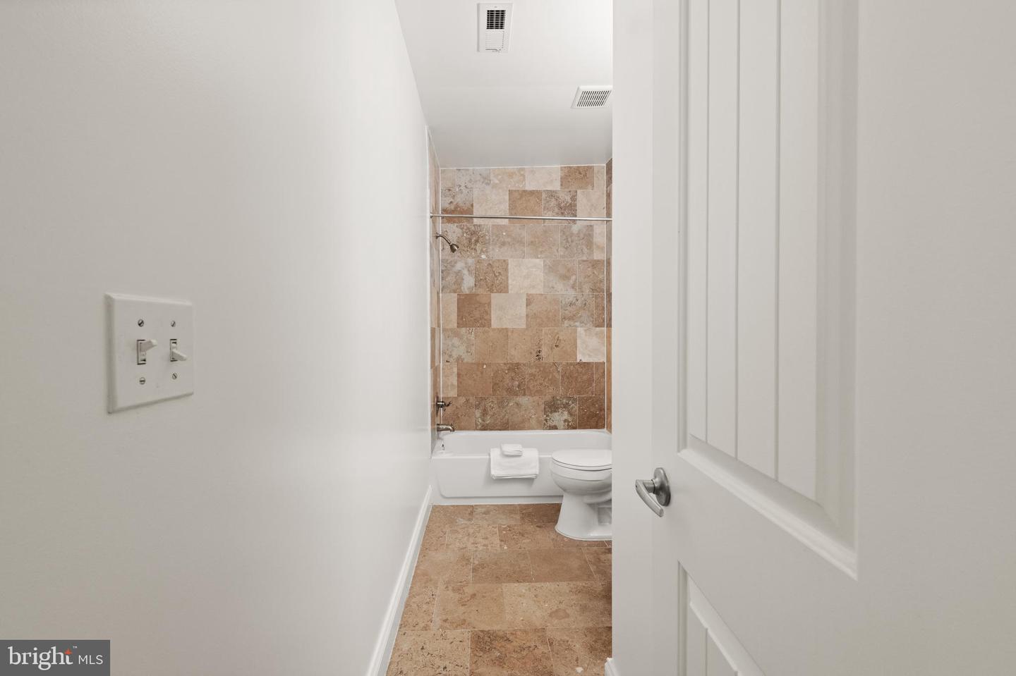 1645 NEW JERSEY AVE NW #2, WASHINGTON, District Of Columbia 20001, 3 Bedrooms Bedrooms, ,2 BathroomsBathrooms,Residential,For sale,1645 NEW JERSEY AVE NW #2,DCDC2226910 MLS # DCDC2226910