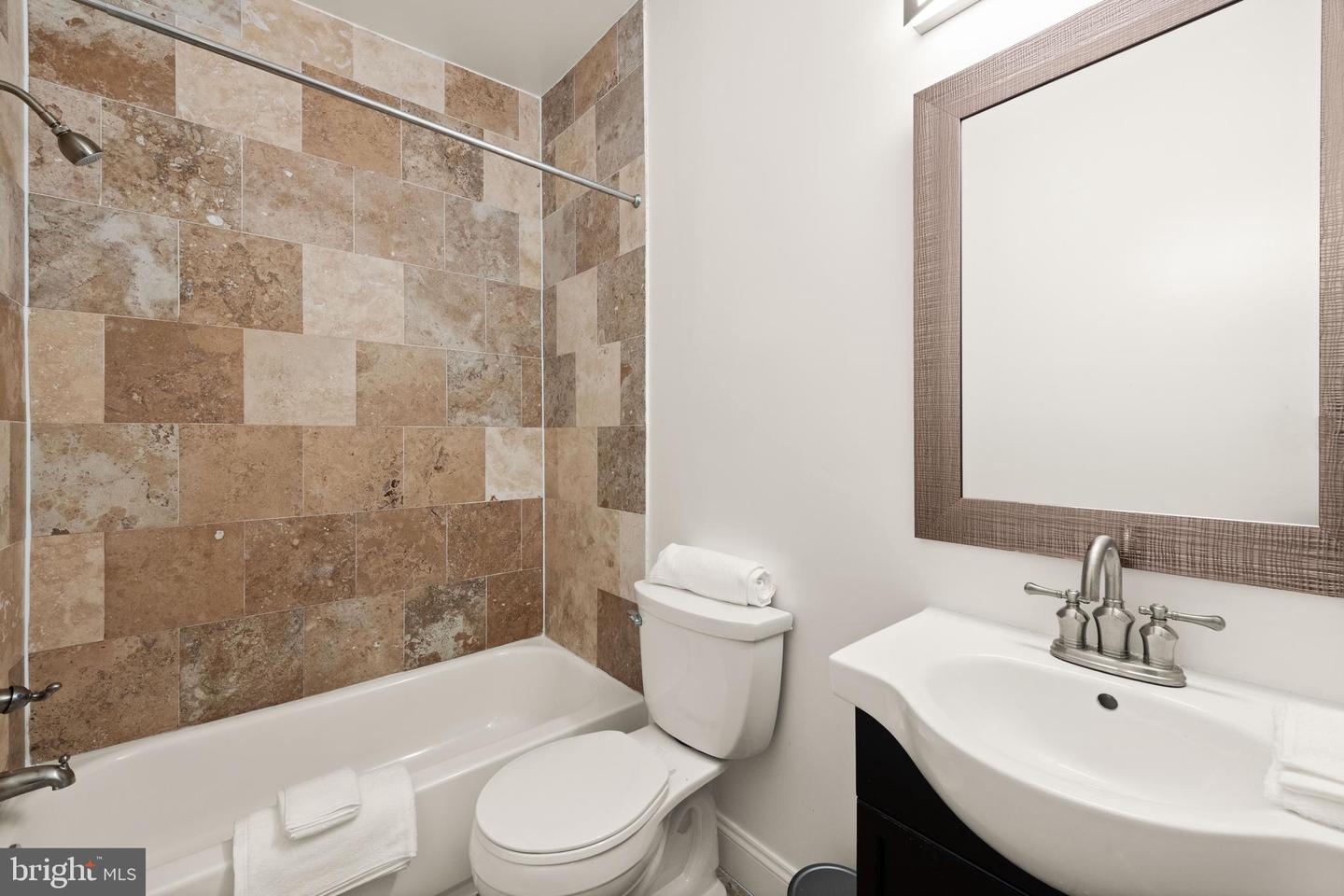 1645 NEW JERSEY AVE NW #2, WASHINGTON, District Of Columbia 20001, 3 Bedrooms Bedrooms, ,2 BathroomsBathrooms,Residential,For sale,1645 NEW JERSEY AVE NW #2,DCDC2226910 MLS # DCDC2226910