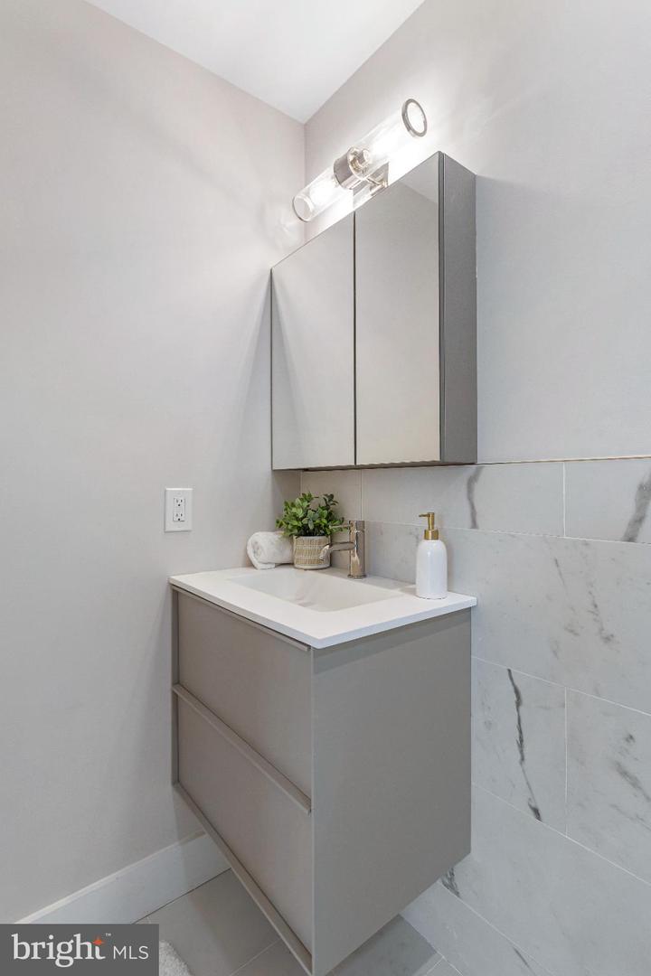 1516 EAST CAPITOL ST SE #2, WASHINGTON, District Of Columbia 20003, 1 Bedroom Bedrooms, ,1 BathroomBathrooms,Residential,For sale,1516 EAST CAPITOL ST SE #2,DCDC2226924 MLS # DCDC2226924