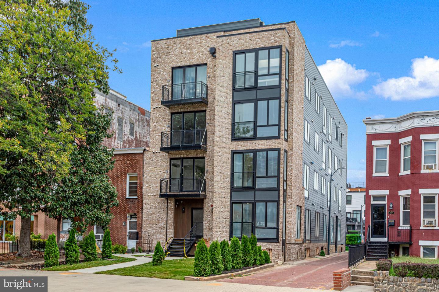 1516 EAST CAPITOL ST SE #2, WASHINGTON, District Of Columbia 20003, 1 Bedroom Bedrooms, ,1 BathroomBathrooms,Residential,For sale,1516 EAST CAPITOL ST SE #2,DCDC2226924 MLS # DCDC2226924