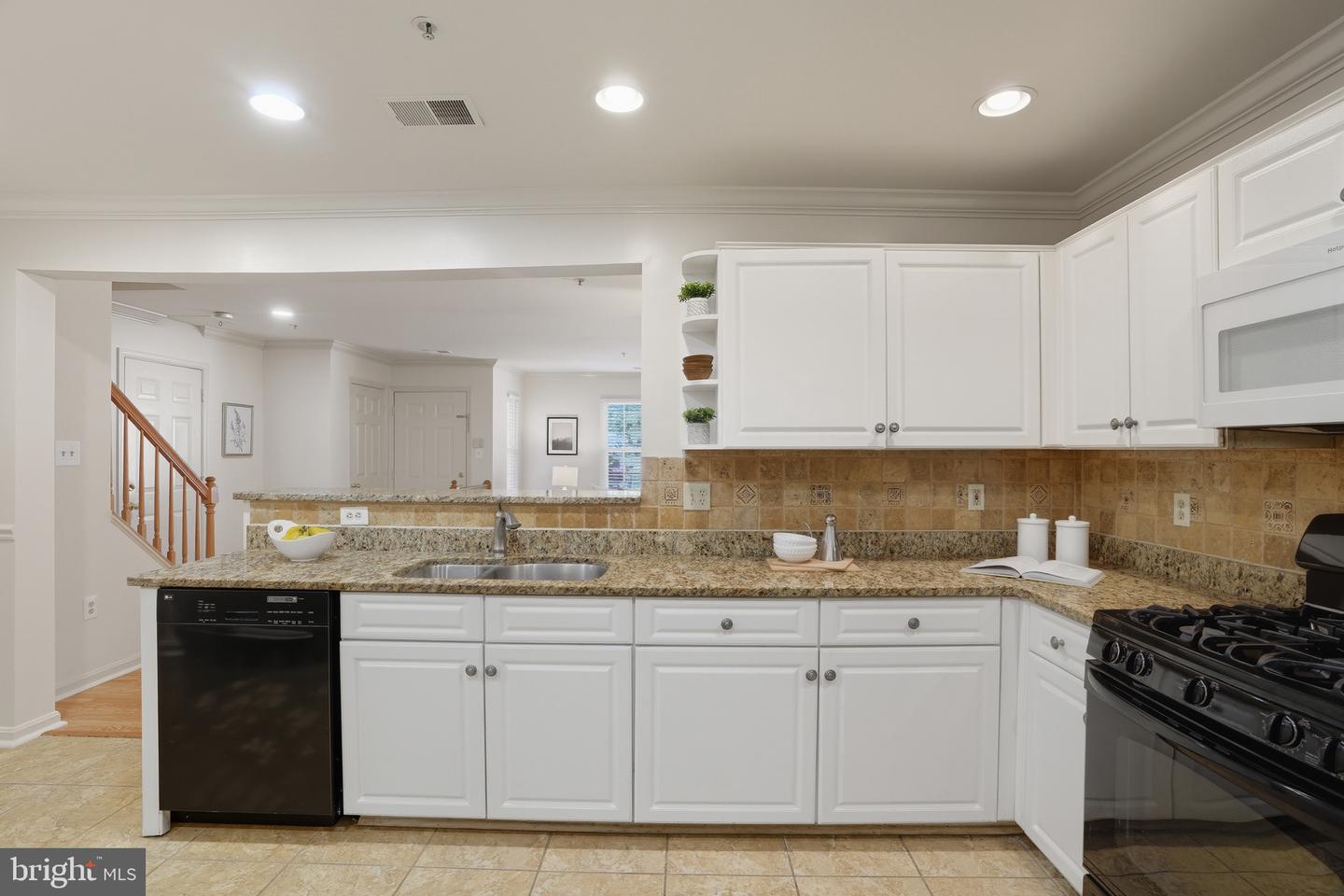 11256 STAGESTONE WAY, MANASSAS, Virginia 20109, 3 Bedrooms Bedrooms, ,2 BathroomsBathrooms,Residential,For sale,11256 STAGESTONE WAY,VAPW2105950 MLS # VAPW2105950