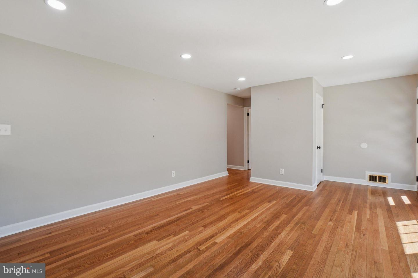 5953 LOWELL AVE, ALEXANDRIA, Virginia 22312, 4 Bedrooms Bedrooms, 11 Rooms Rooms,3 BathroomsBathrooms,Residential,For sale,5953 LOWELL AVE,VAAX2050780 MLS # VAAX2050780