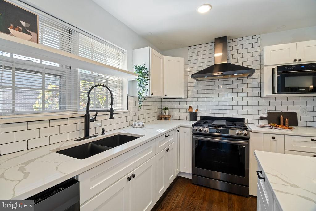 3100 N GLEBE RD, ARLINGTON, Virginia 22207, 7 Bedrooms Bedrooms, ,6 BathroomsBathrooms,Residential,For sale,3100 N GLEBE RD,VAAR2064890 MLS # VAAR2064890