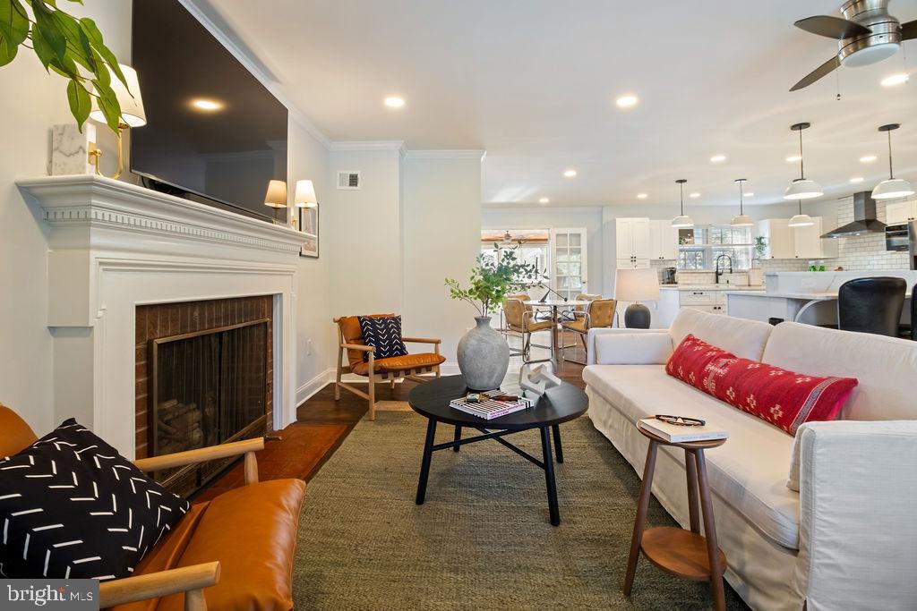 3100 N GLEBE RD, ARLINGTON, Virginia 22207, 7 Bedrooms Bedrooms, ,6 BathroomsBathrooms,Residential,For sale,3100 N GLEBE RD,VAAR2064890 MLS # VAAR2064890