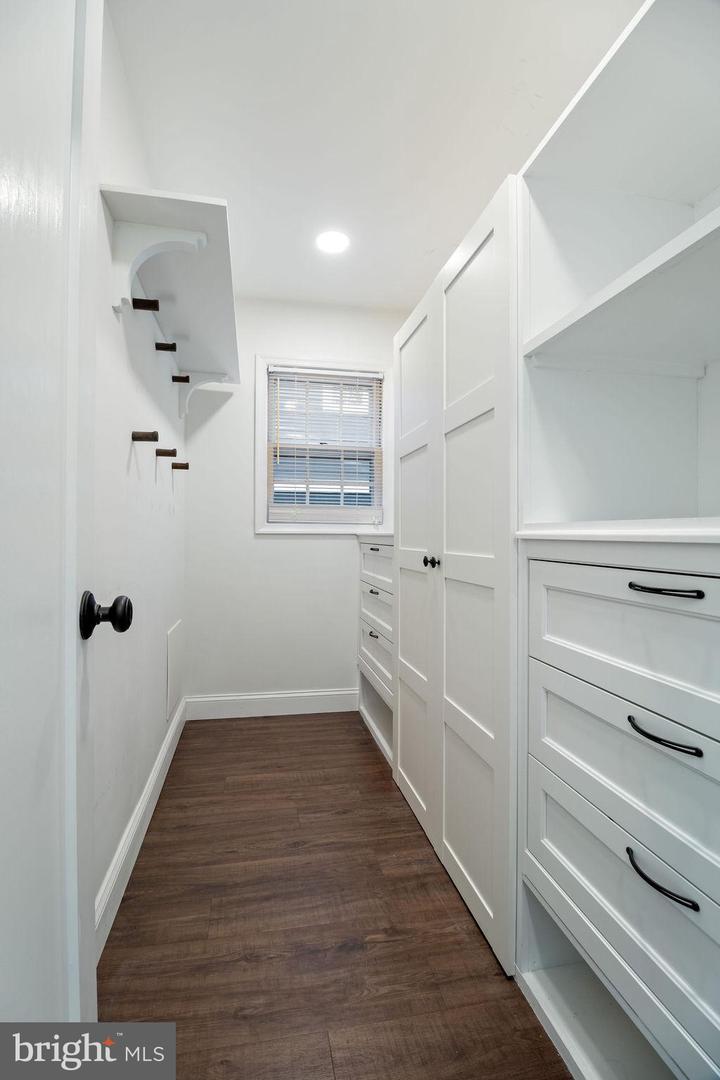 3100 N GLEBE RD, ARLINGTON, Virginia 22207, 7 Bedrooms Bedrooms, ,6 BathroomsBathrooms,Residential,For sale,3100 N GLEBE RD,VAAR2064890 MLS # VAAR2064890