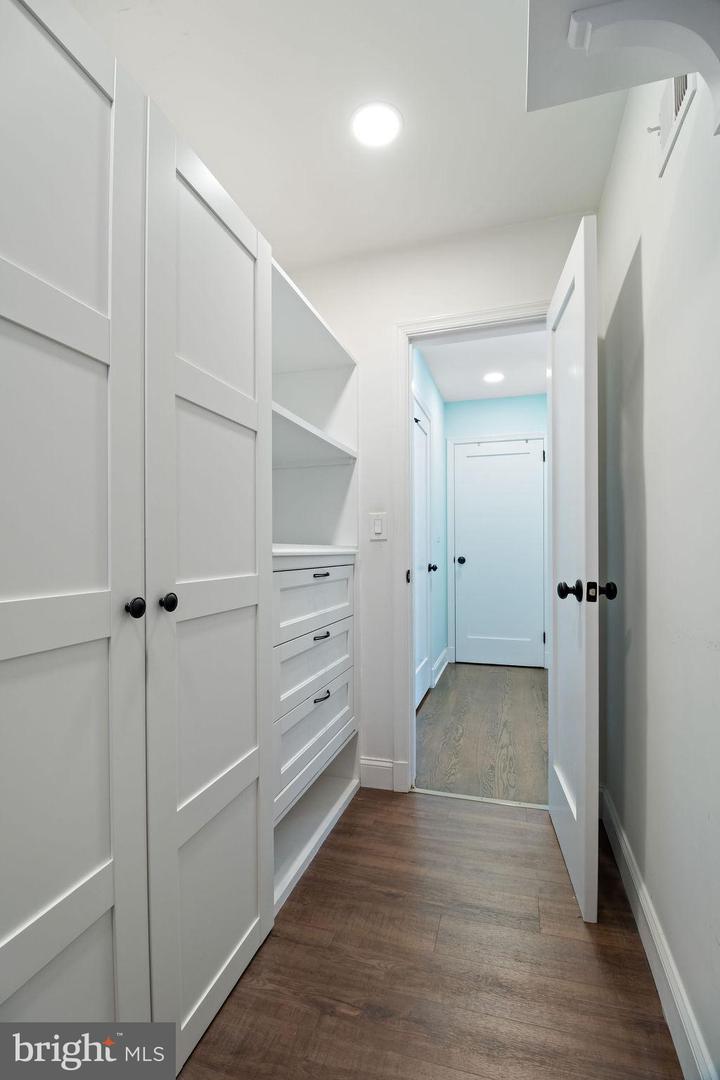 3100 N GLEBE RD, ARLINGTON, Virginia 22207, 7 Bedrooms Bedrooms, ,6 BathroomsBathrooms,Residential,For sale,3100 N GLEBE RD,VAAR2064890 MLS # VAAR2064890