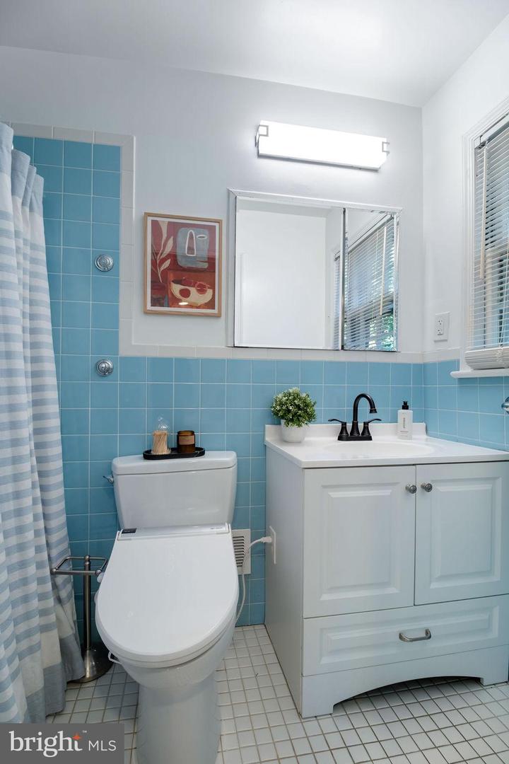 3100 N GLEBE RD, ARLINGTON, Virginia 22207, 7 Bedrooms Bedrooms, ,6 BathroomsBathrooms,Residential,For sale,3100 N GLEBE RD,VAAR2064890 MLS # VAAR2064890