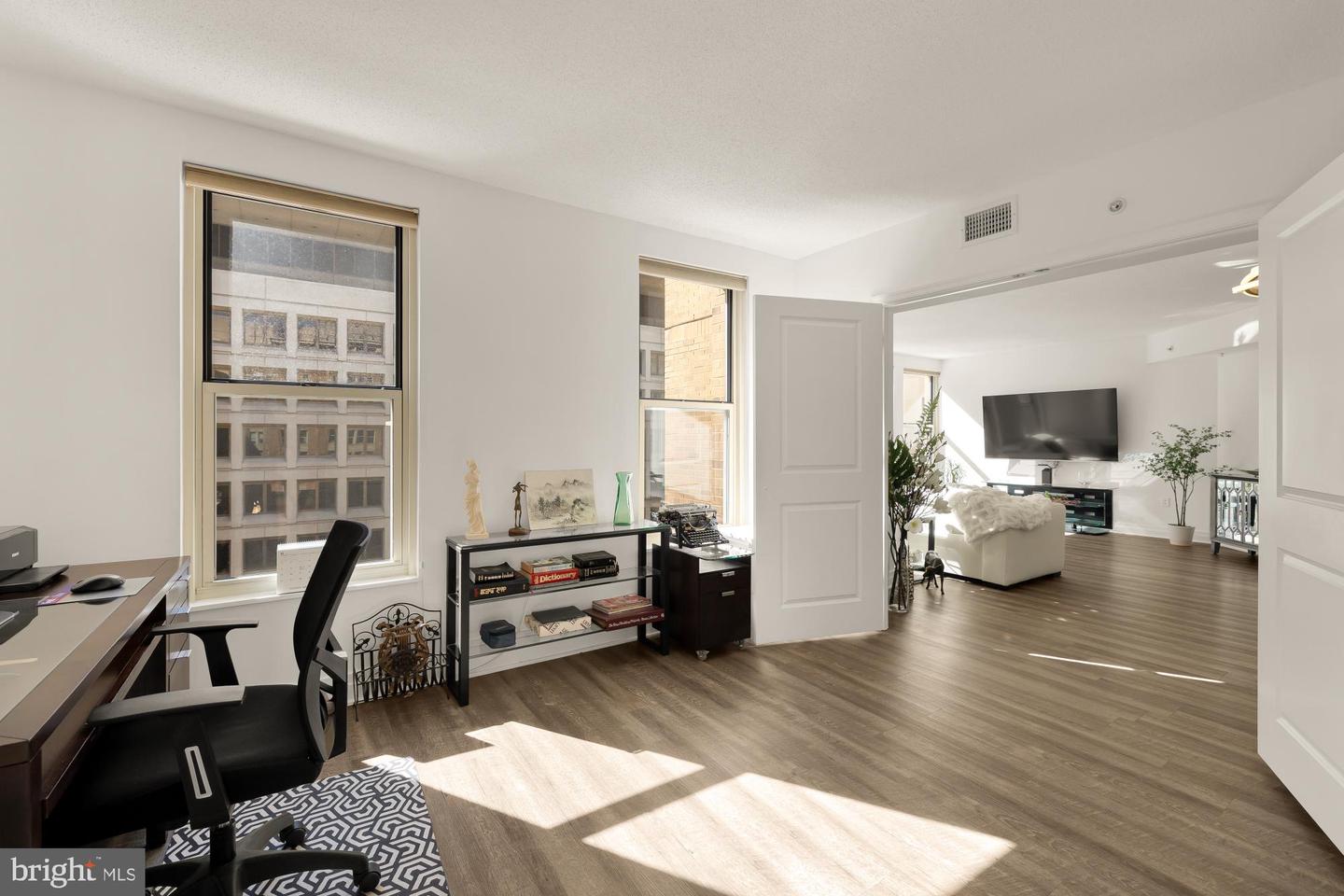915 E ST NW #815, WASHINGTON, District Of Columbia 20004, 2 Bedrooms Bedrooms, 4 Rooms Rooms,2 BathroomsBathrooms,Residential,For sale,915 E ST NW #815,DCDC2226982 MLS # DCDC2226982