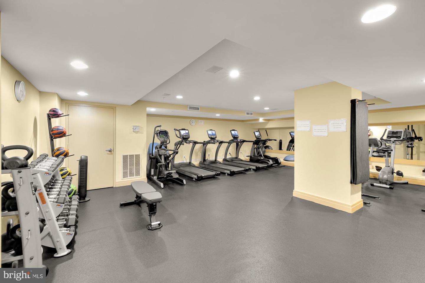 915 E ST NW #815, WASHINGTON, District Of Columbia 20004, 2 Bedrooms Bedrooms, 4 Rooms Rooms,2 BathroomsBathrooms,Residential,For sale,915 E ST NW #815,DCDC2226982 MLS # DCDC2226982