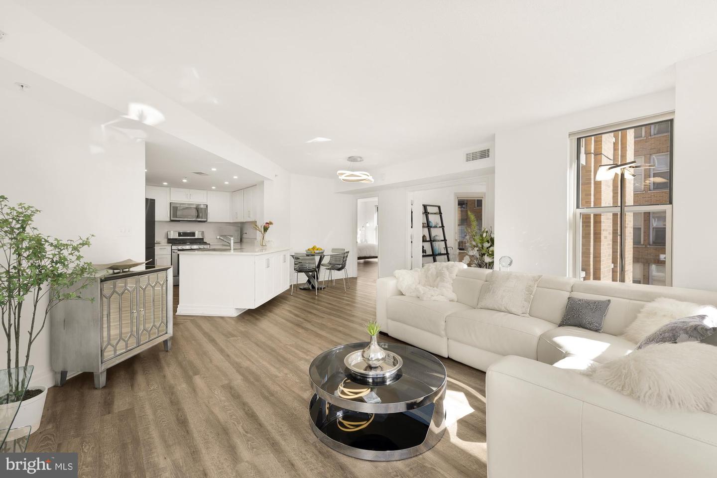 915 E ST NW #815, WASHINGTON, District Of Columbia 20004, 2 Bedrooms Bedrooms, 4 Rooms Rooms,2 BathroomsBathrooms,Residential,For sale,915 E ST NW #815,DCDC2226982 MLS # DCDC2226982