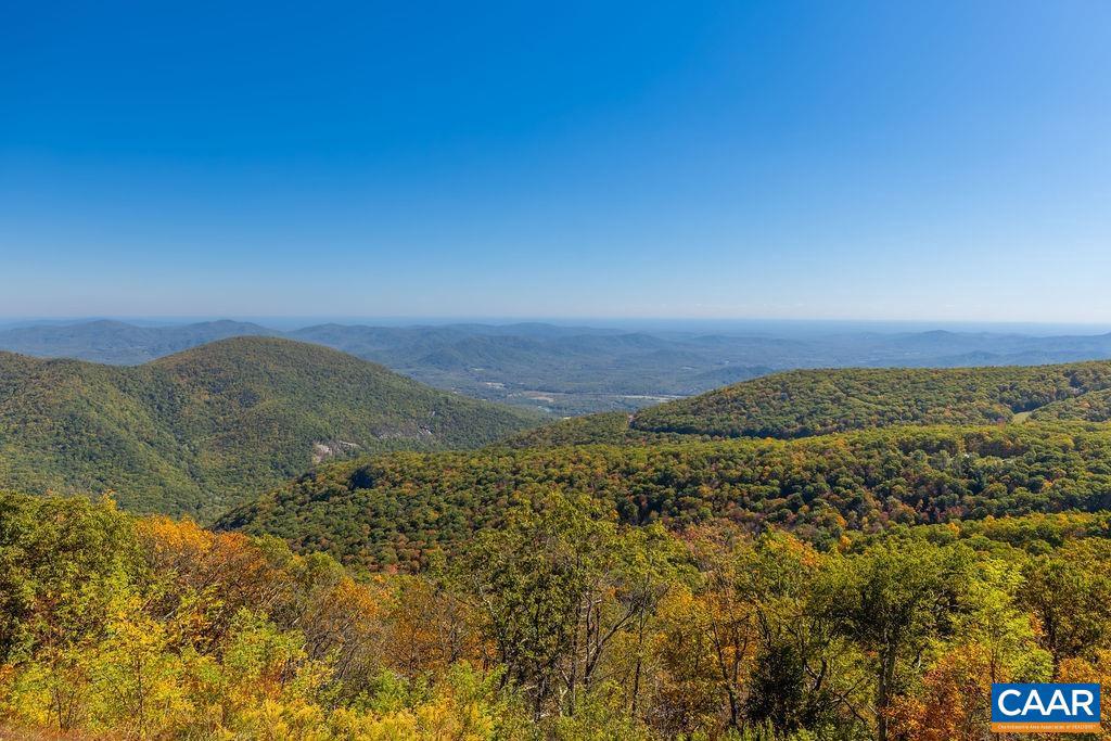 1556 VISTAS CONDOS #1556, WINTERGREEN, Virginia 22967, 2 Bedrooms Bedrooms, ,2 BathroomsBathrooms,Residential,For sale,1556 VISTAS CONDOS #1556,669980 MLS # 669980