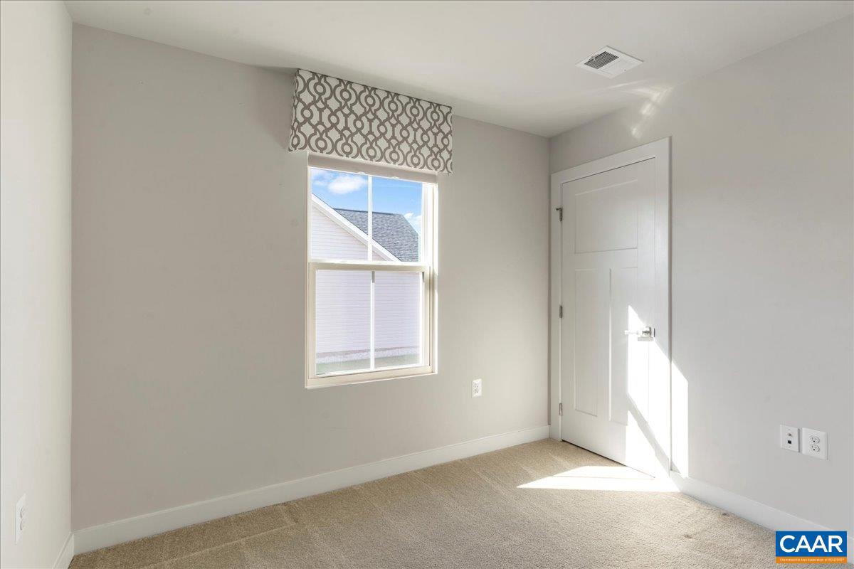 165 S PEAK DR, MCGAHEYSVILLE, Virginia 22840, 3 Bedrooms Bedrooms, ,2 BathroomsBathrooms,Residential,For sale,165 S PEAK DR,669985 MLS # 669985