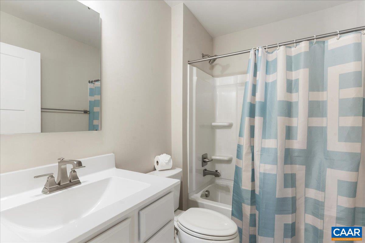 165 S PEAK DR, MCGAHEYSVILLE, Virginia 22840, 3 Bedrooms Bedrooms, ,2 BathroomsBathrooms,Residential,For sale,165 S PEAK DR,669985 MLS # 669985