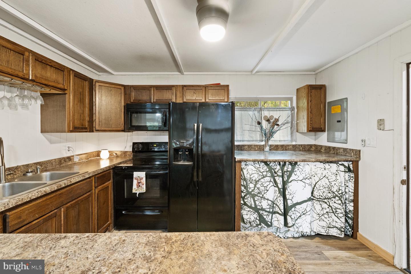 55 MOUNTAIN TOP LN, NEW MARKET, Virginia 22844, 2 Bedrooms Bedrooms, 3 Rooms Rooms,1 BathroomBathrooms,Residential,For sale,55 MOUNTAIN TOP LN,VASH2012774 MLS # VASH2012774