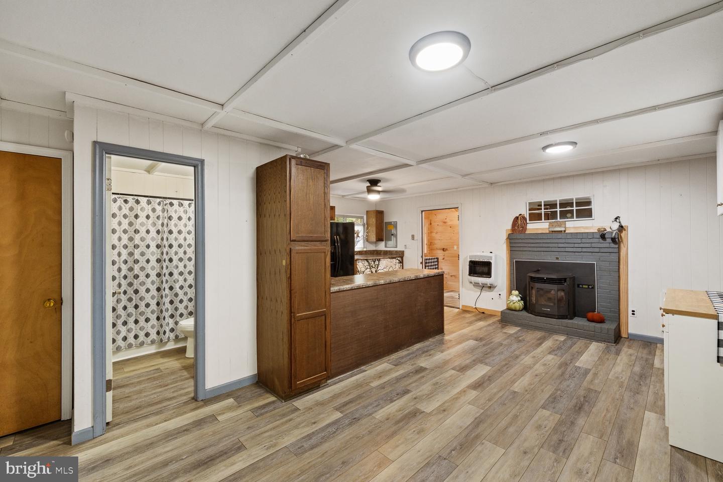55 MOUNTAIN TOP LN, NEW MARKET, Virginia 22844, 2 Bedrooms Bedrooms, 3 Rooms Rooms,1 BathroomBathrooms,Residential,For sale,55 MOUNTAIN TOP LN,VASH2012774 MLS # VASH2012774
