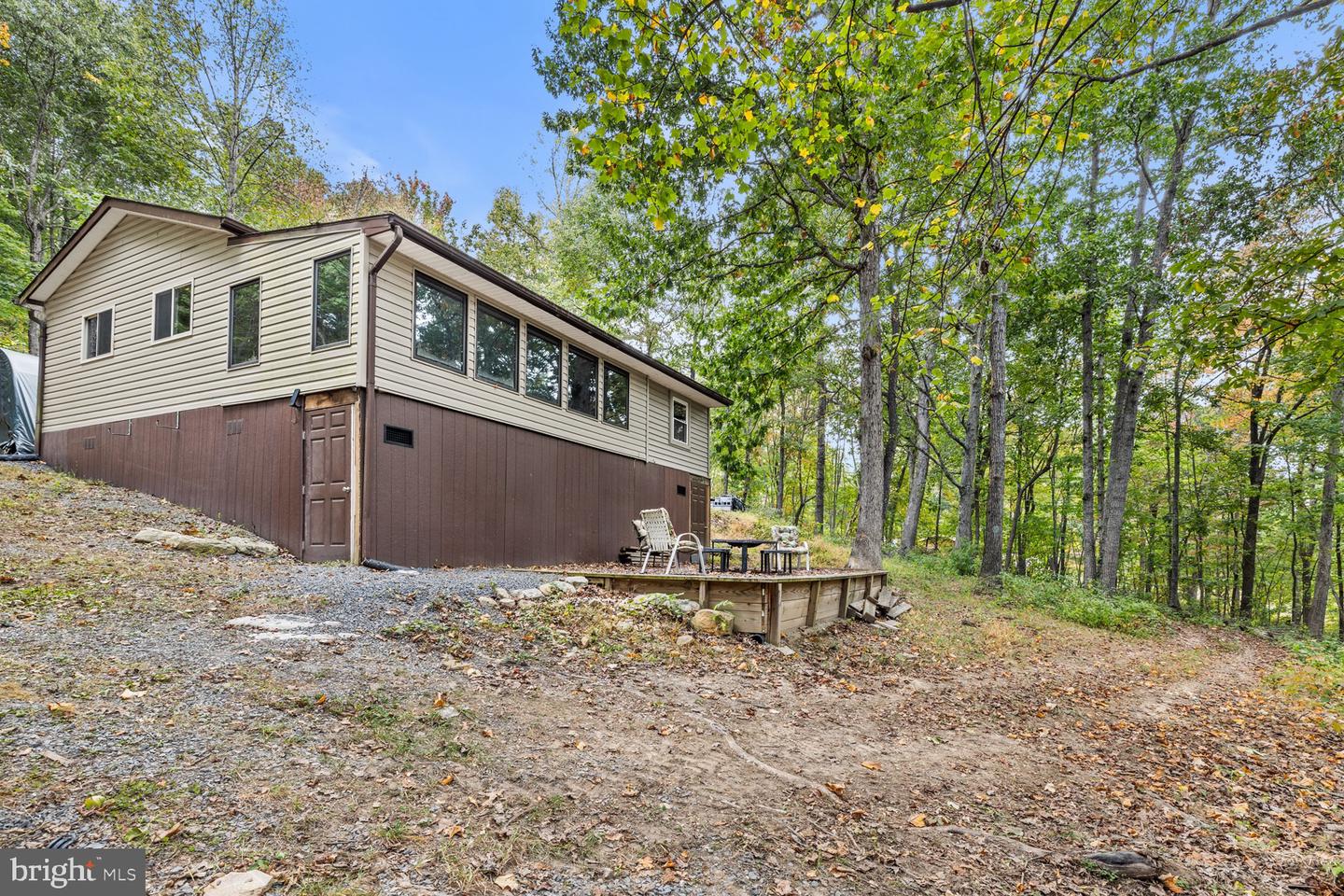 55 MOUNTAIN TOP LN, NEW MARKET, Virginia 22844, 2 Bedrooms Bedrooms, 3 Rooms Rooms,1 BathroomBathrooms,Residential,For sale,55 MOUNTAIN TOP LN,VASH2012774 MLS # VASH2012774
