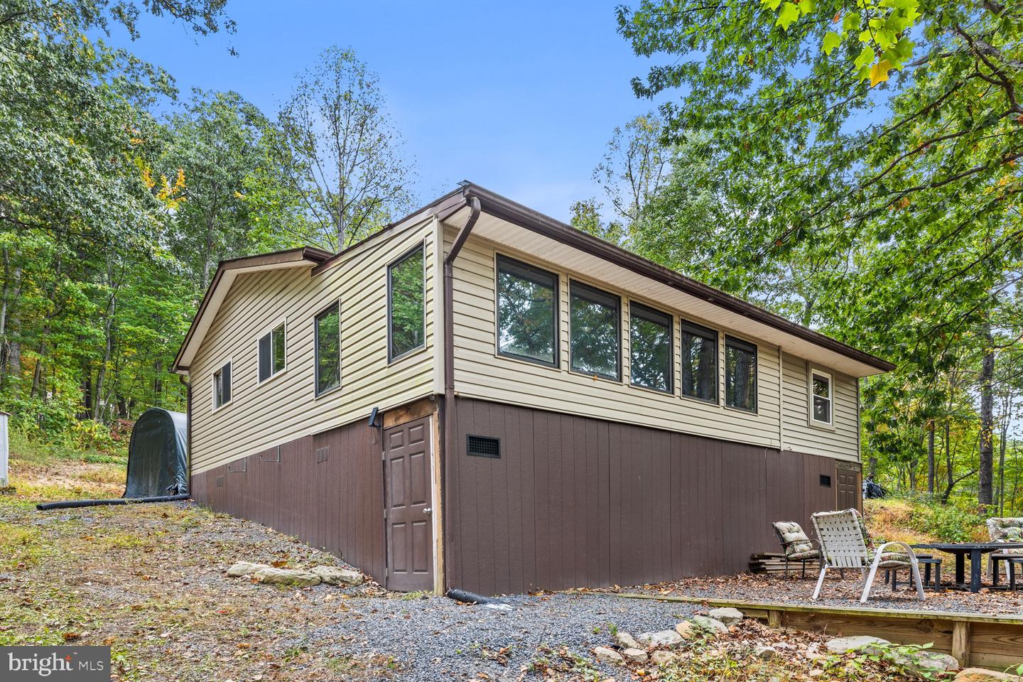 55 MOUNTAIN TOP LN, NEW MARKET, Virginia 22844, 2 Bedrooms Bedrooms, 3 Rooms Rooms,1 BathroomBathrooms,Residential,For sale,55 MOUNTAIN TOP LN,VASH2012774 MLS # VASH2012774