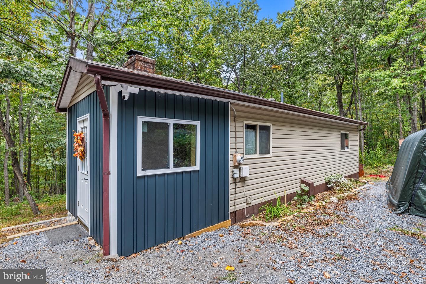 55 MOUNTAIN TOP LN, NEW MARKET, Virginia 22844, 2 Bedrooms Bedrooms, 3 Rooms Rooms,1 BathroomBathrooms,Residential,For sale,55 MOUNTAIN TOP LN,VASH2012774 MLS # VASH2012774