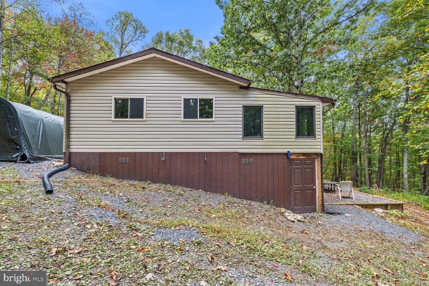 55 MOUNTAIN TOP LN, NEW MARKET, Virginia 22844, 2 Bedrooms Bedrooms, 3 Rooms Rooms,1 BathroomBathrooms,Residential,For sale,55 MOUNTAIN TOP LN,VASH2012774 MLS # VASH2012774