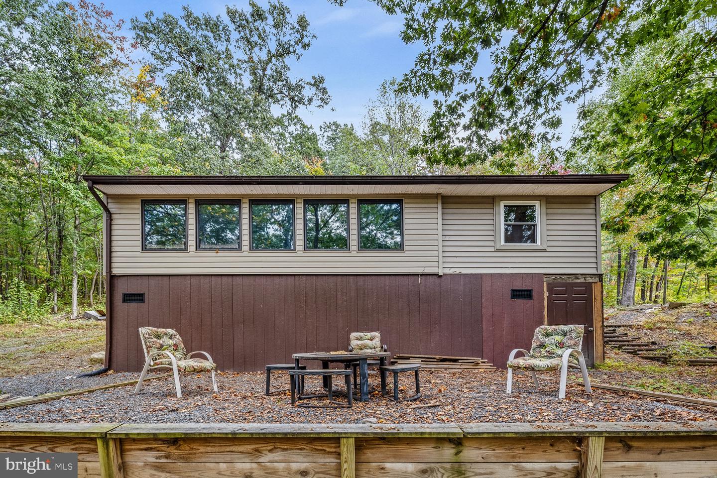 55 MOUNTAIN TOP LN, NEW MARKET, Virginia 22844, 2 Bedrooms Bedrooms, 3 Rooms Rooms,1 BathroomBathrooms,Residential,For sale,55 MOUNTAIN TOP LN,VASH2012774 MLS # VASH2012774