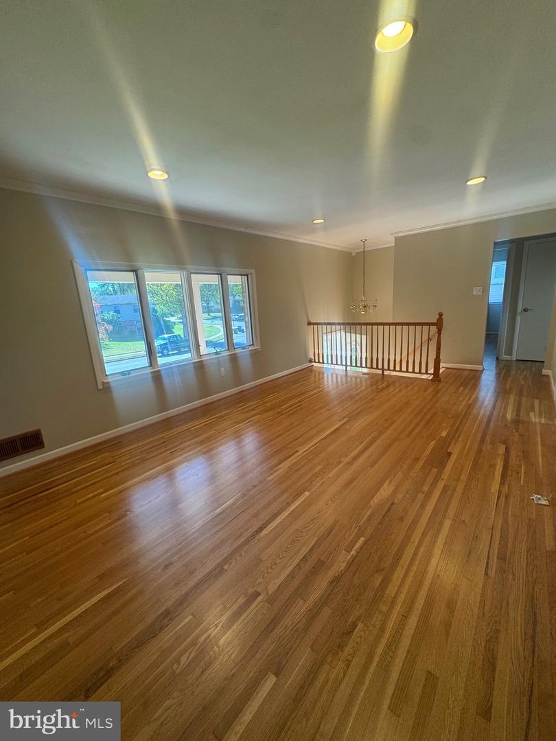 8518 FAIRBURN DR, SPRINGFIELD, Virginia 22152, 4 Bedrooms Bedrooms, ,2 BathroomsBathrooms,Residential,For sale,8518 FAIRBURN DR,VAFX2274274 MLS # VAFX2274274