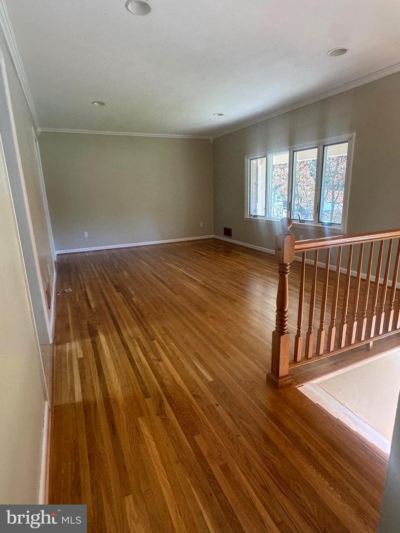 8518 FAIRBURN DR, SPRINGFIELD, Virginia 22152, 4 Bedrooms Bedrooms, ,2 BathroomsBathrooms,Residential,For sale,8518 FAIRBURN DR,VAFX2274274 MLS # VAFX2274274
