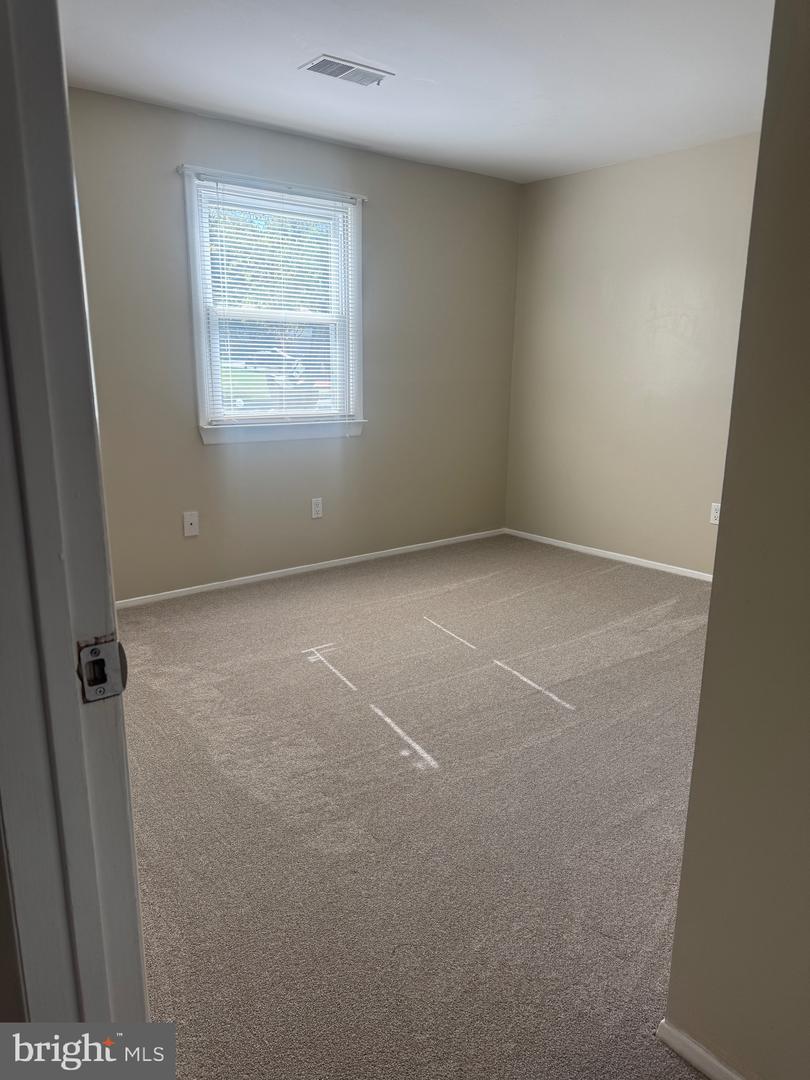 8518 FAIRBURN DR, SPRINGFIELD, Virginia 22152, 4 Bedrooms Bedrooms, ,2 BathroomsBathrooms,Residential,For sale,8518 FAIRBURN DR,VAFX2274274 MLS # VAFX2274274