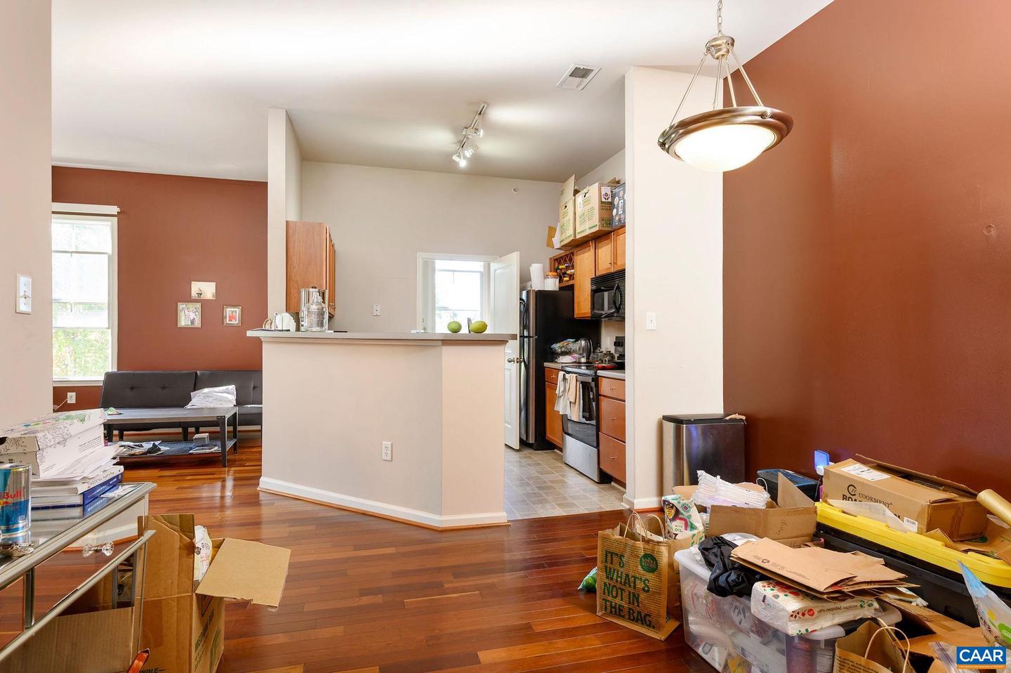 700 WALKER SQ #4A, CHARLOTTESVILLE, Virginia 22903, 1 Bedroom Bedrooms, ,1 BathroomBathrooms,Residential,For sale,700 WALKER SQ #4A,669987 MLS # 669987