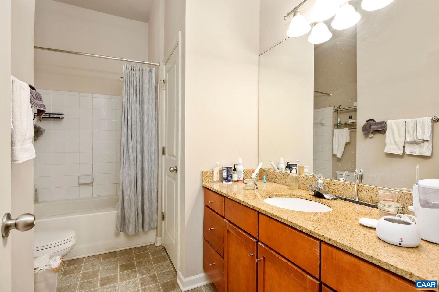 700 WALKER SQ #4A, CHARLOTTESVILLE, Virginia 22903, 1 Bedroom Bedrooms, ,1 BathroomBathrooms,Residential,For sale,700 WALKER SQ #4A,669987 MLS # 669987