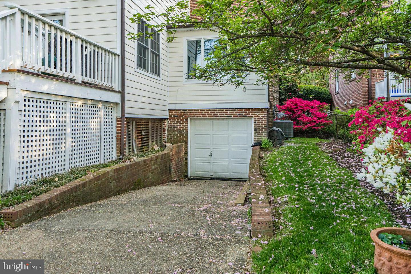 3293 WORTHINGTON ST NW, WASHINGTON, District Of Columbia 20015, 4 Bedrooms Bedrooms, 9 Rooms Rooms,3 BathroomsBathrooms,Residential,For sale,3293 WORTHINGTON ST NW,DCDC2227010 MLS # DCDC2227010
