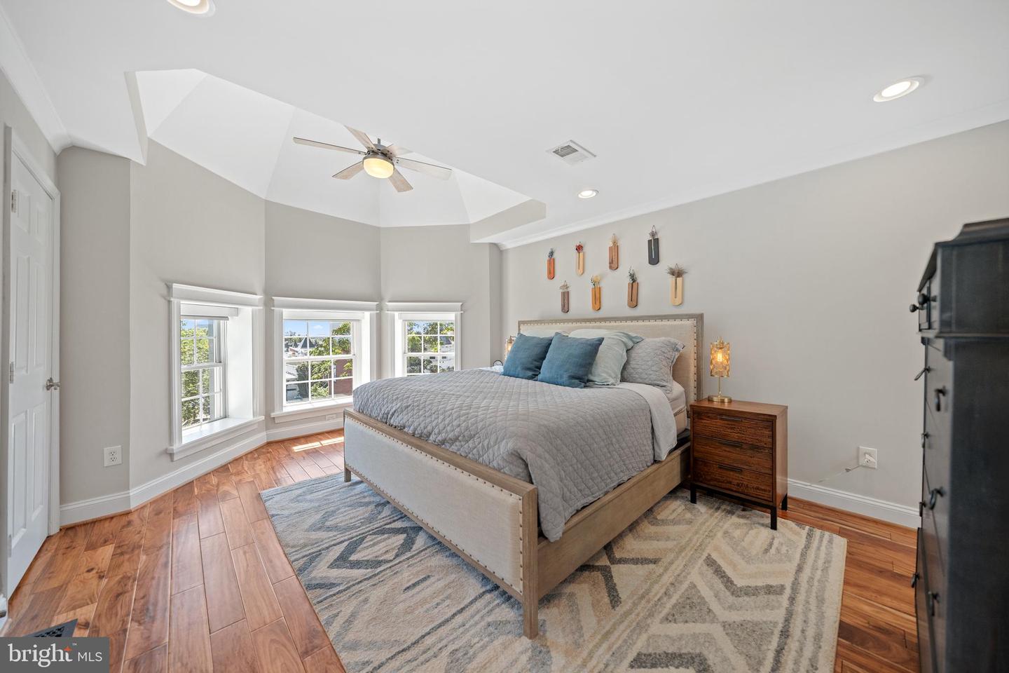 30 T ST NE #2, WASHINGTON, District Of Columbia 20002, 3 Bedrooms Bedrooms, ,2 BathroomsBathrooms,Residential,For sale,30 T ST NE #2,DCDC2226940 MLS # DCDC2226940