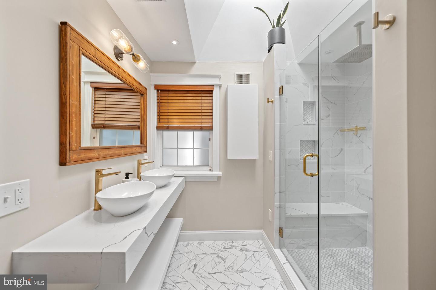 30 T ST NE #2, WASHINGTON, District Of Columbia 20002, 3 Bedrooms Bedrooms, ,2 BathroomsBathrooms,Residential,For sale,30 T ST NE #2,DCDC2226940 MLS # DCDC2226940