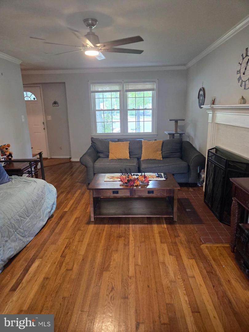 6901 HUNTSMAN BLVD, SPRINGFIELD, Virginia 22153, 4 Bedrooms Bedrooms, ,3 BathroomsBathrooms,Residential,For sale,6901 HUNTSMAN BLVD,VAFX2253820 MLS # VAFX2253820