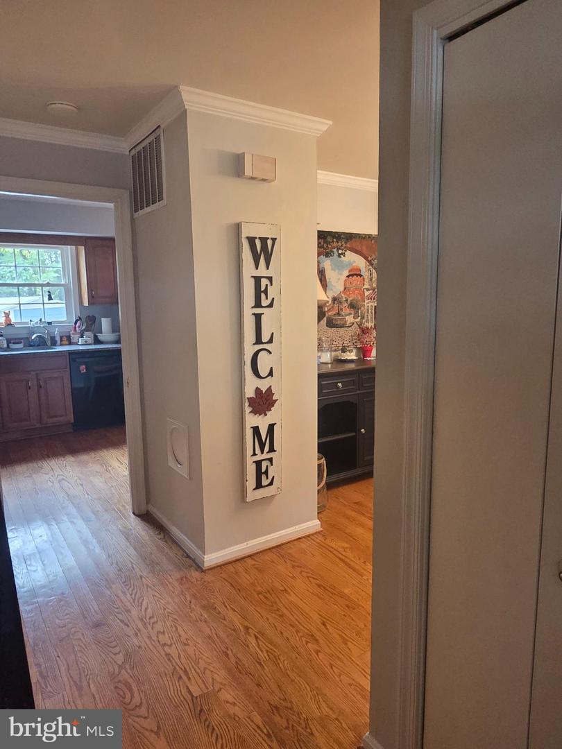 6901 HUNTSMAN BLVD, SPRINGFIELD, Virginia 22153, 4 Bedrooms Bedrooms, ,3 BathroomsBathrooms,Residential,For sale,6901 HUNTSMAN BLVD,VAFX2253820 MLS # VAFX2253820