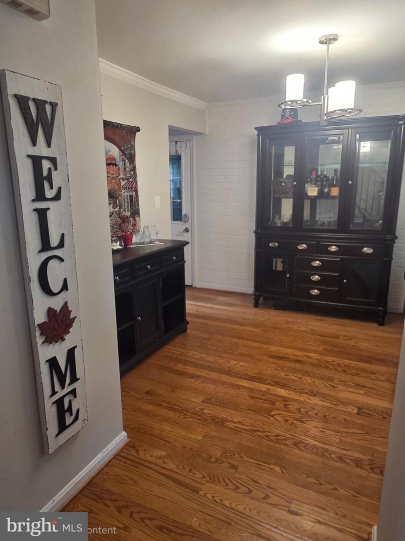 6901 HUNTSMAN BLVD, SPRINGFIELD, Virginia 22153, 4 Bedrooms Bedrooms, ,3 BathroomsBathrooms,Residential,For sale,6901 HUNTSMAN BLVD,VAFX2253820 MLS # VAFX2253820