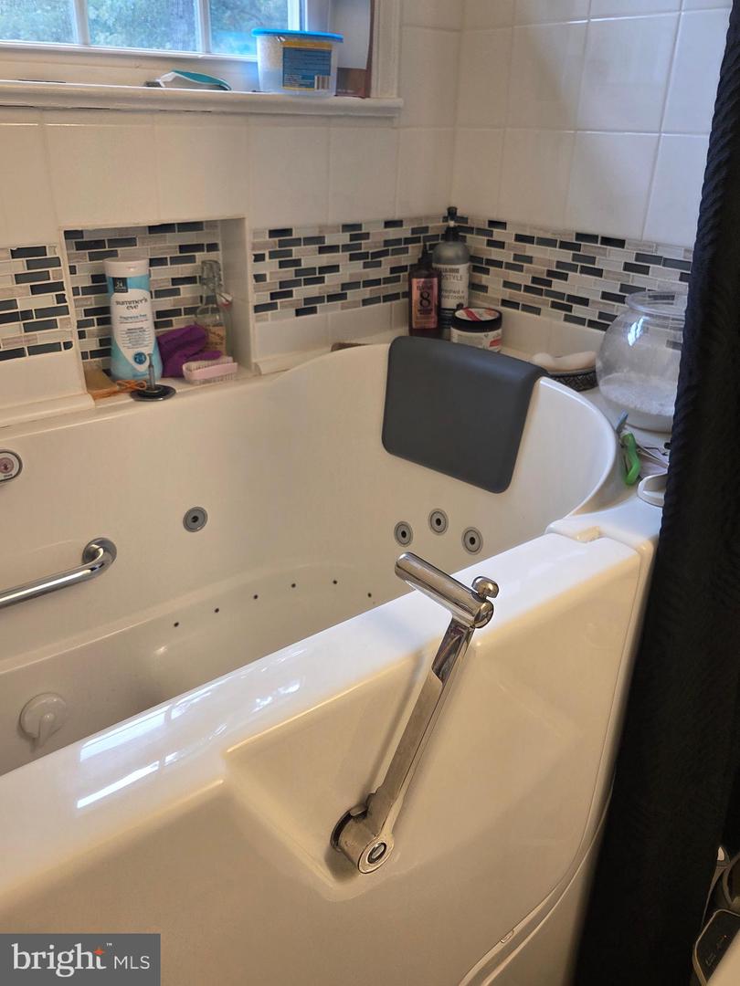 6901 HUNTSMAN BLVD, SPRINGFIELD, Virginia 22153, 4 Bedrooms Bedrooms, ,3 BathroomsBathrooms,Residential,For sale,6901 HUNTSMAN BLVD,VAFX2253820 MLS # VAFX2253820