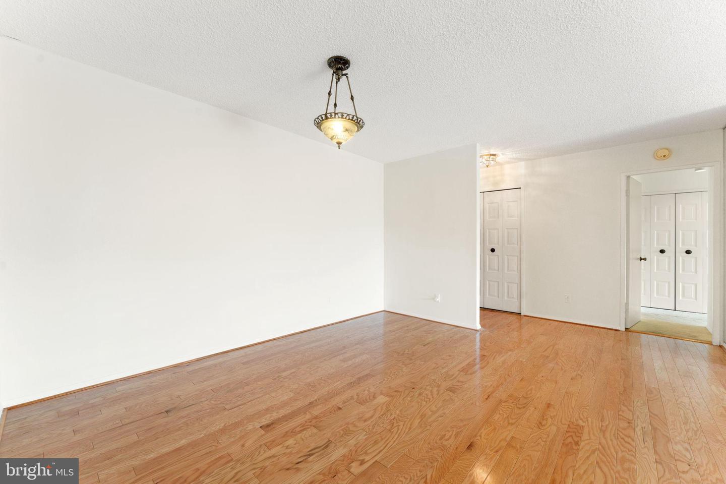 1800 OLD MEADOW RD #1218, MCLEAN, Virginia 22102, 2 Bedrooms Bedrooms, 6 Rooms Rooms,2 BathroomsBathrooms,Residential,For sale,1800 OLD MEADOW RD #1218,VAFX2259946 MLS # VAFX2259946