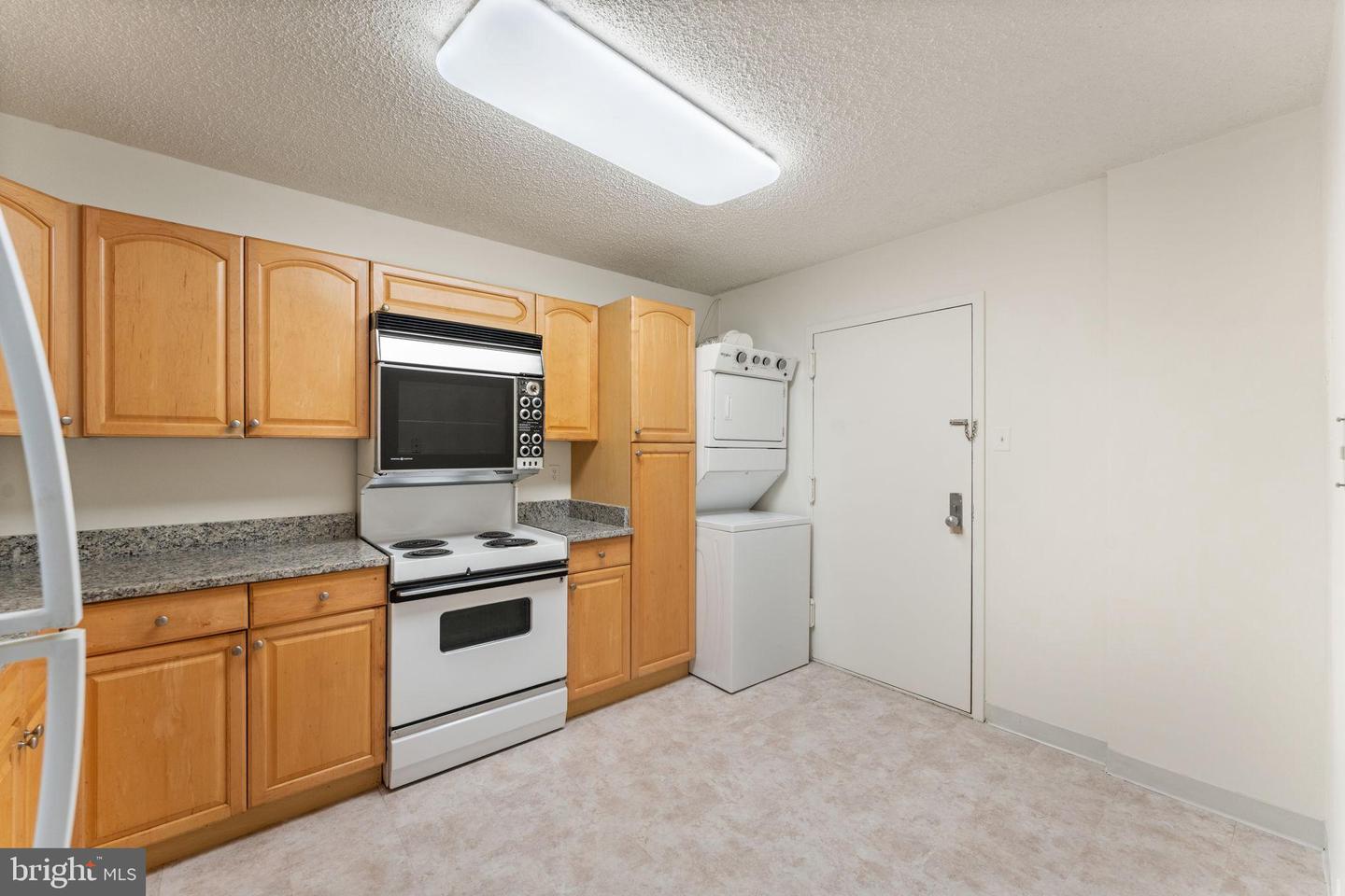 1800 OLD MEADOW RD #1218, MCLEAN, Virginia 22102, 2 Bedrooms Bedrooms, 6 Rooms Rooms,2 BathroomsBathrooms,Residential,For sale,1800 OLD MEADOW RD #1218,VAFX2259946 MLS # VAFX2259946