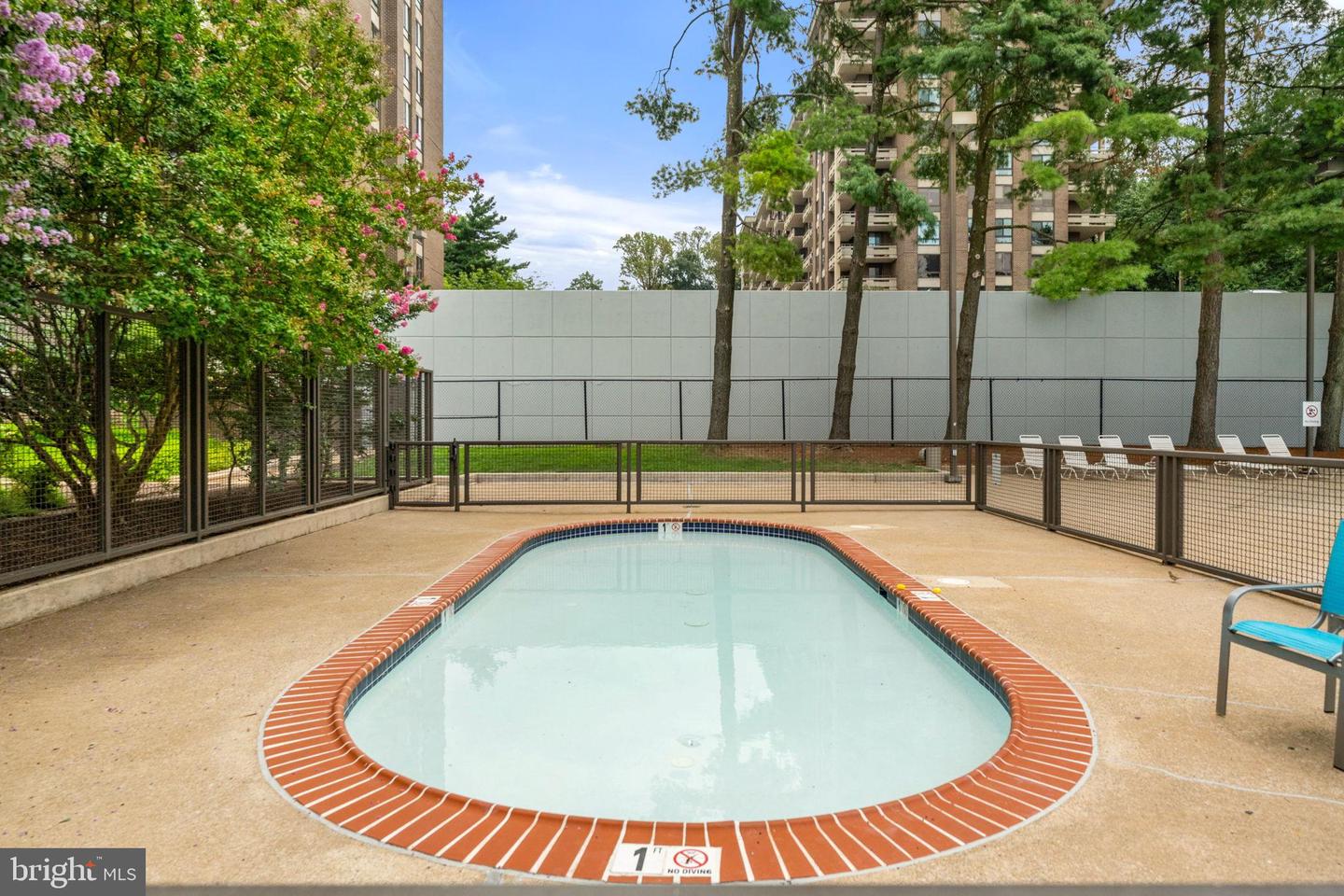 1800 OLD MEADOW RD #1218, MCLEAN, Virginia 22102, 2 Bedrooms Bedrooms, 6 Rooms Rooms,2 BathroomsBathrooms,Residential,For sale,1800 OLD MEADOW RD #1218,VAFX2259946 MLS # VAFX2259946