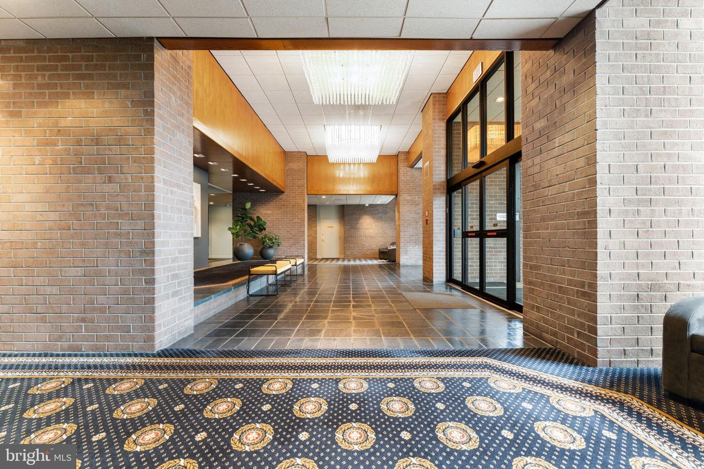 1800 OLD MEADOW RD #1218, MCLEAN, Virginia 22102, 2 Bedrooms Bedrooms, 6 Rooms Rooms,2 BathroomsBathrooms,Residential,For sale,1800 OLD MEADOW RD #1218,VAFX2259946 MLS # VAFX2259946
