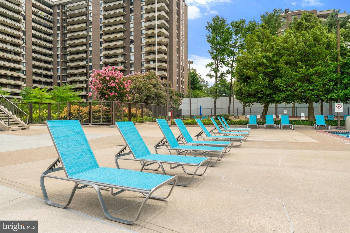 1800 OLD MEADOW RD #1218, MCLEAN, Virginia 22102, 2 Bedrooms Bedrooms, 6 Rooms Rooms,2 BathroomsBathrooms,Residential,For sale,1800 OLD MEADOW RD #1218,VAFX2259946 MLS # VAFX2259946