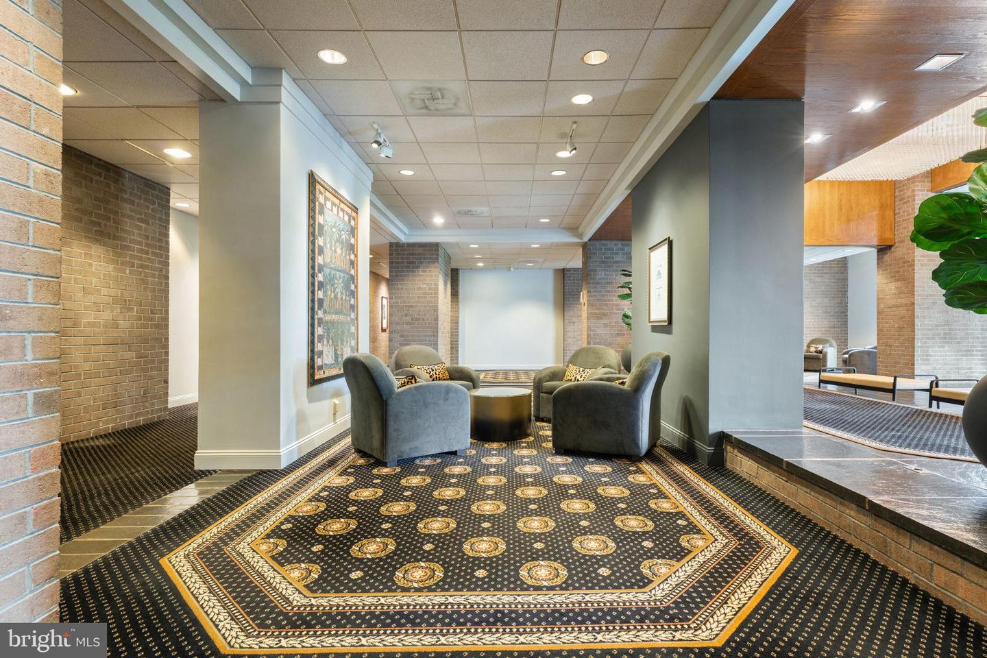 1800 OLD MEADOW RD #1218, MCLEAN, Virginia 22102, 2 Bedrooms Bedrooms, 6 Rooms Rooms,2 BathroomsBathrooms,Residential,For sale,1800 OLD MEADOW RD #1218,VAFX2259946 MLS # VAFX2259946