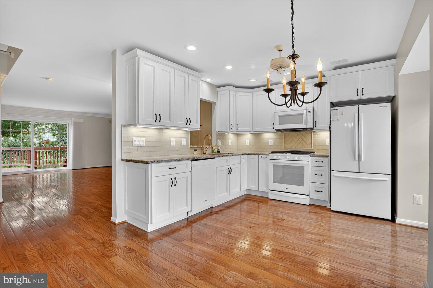 5986 MANORWOOD DR, CENTREVILLE, Virginia 20120, 3 Bedrooms Bedrooms, ,2 BathroomsBathrooms,Residential,For sale,5986 MANORWOOD DR,VAFX2262718 MLS # VAFX2262718